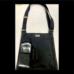 Vintage Authentic Black Gucci Messenger Crossbody Bag Purse